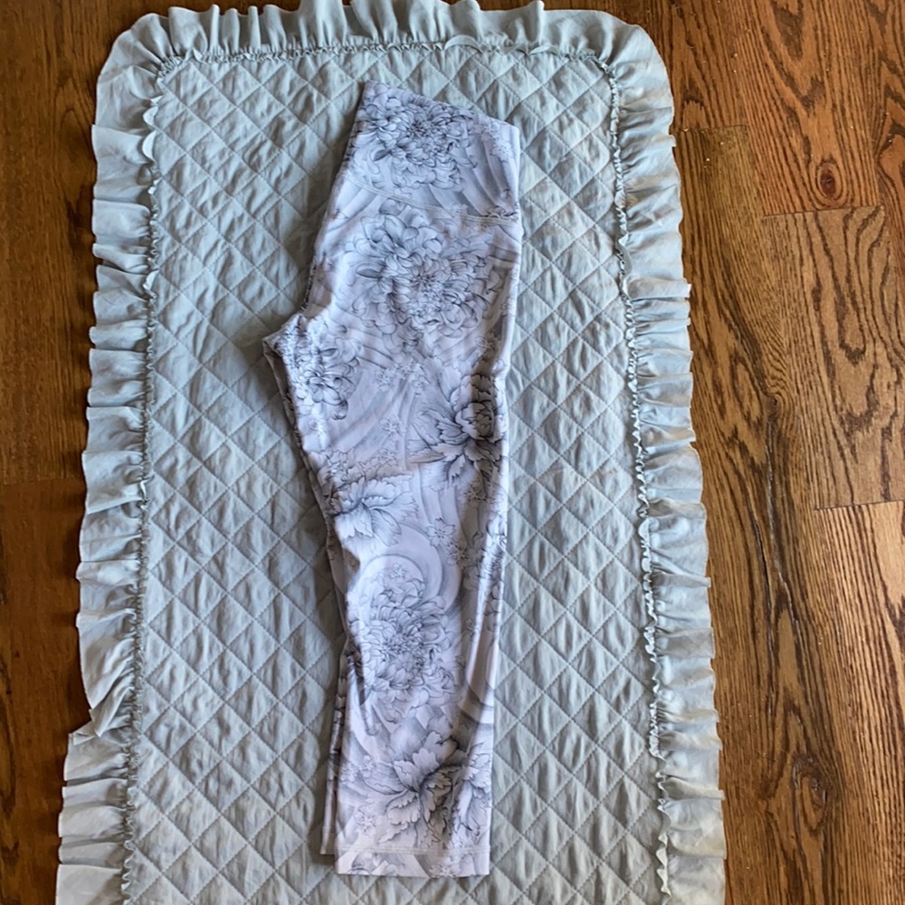 Lululemon crops
